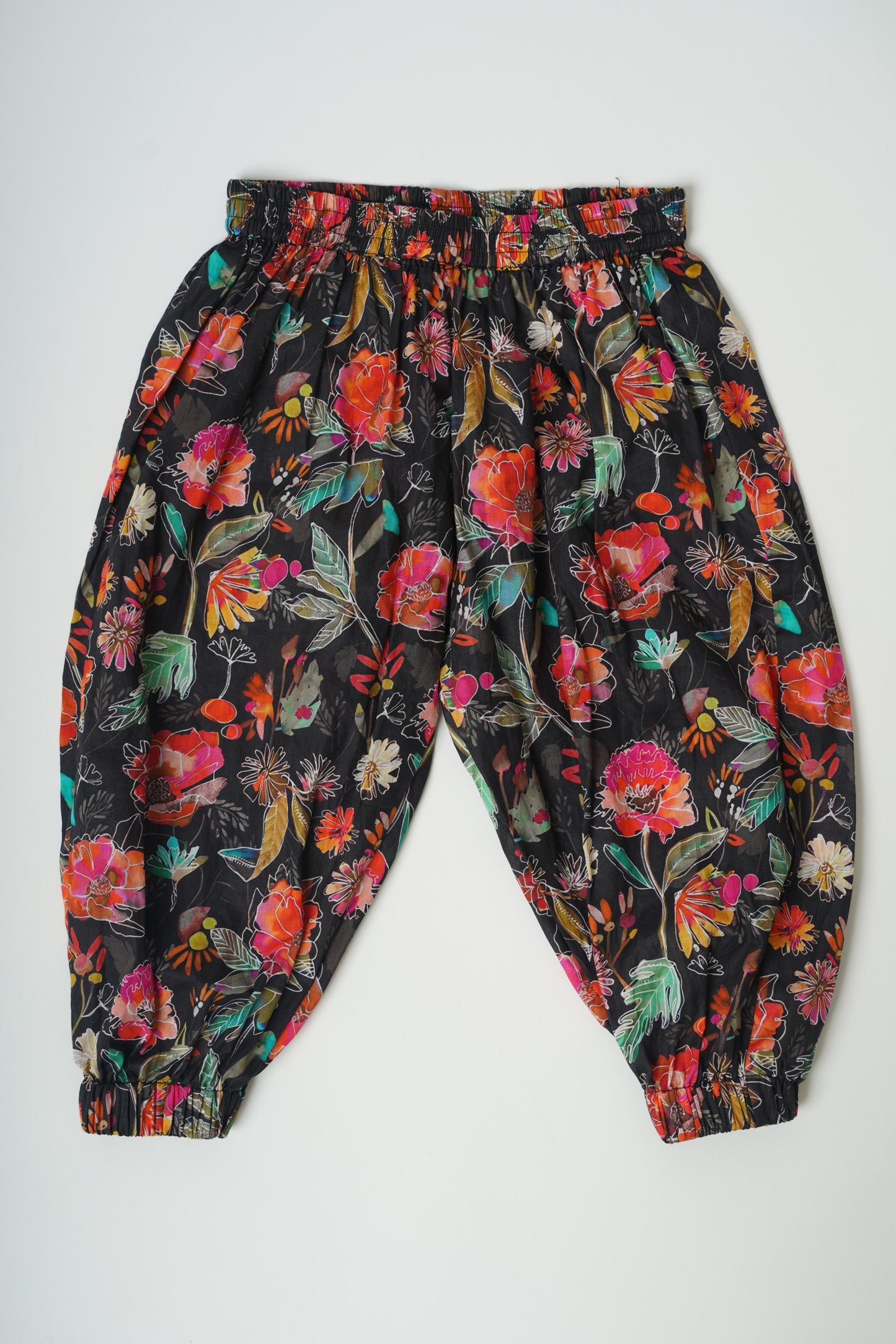 Girls Pure Cotton Balloon Digital Print Black Pants - Peekaaboo Kids -