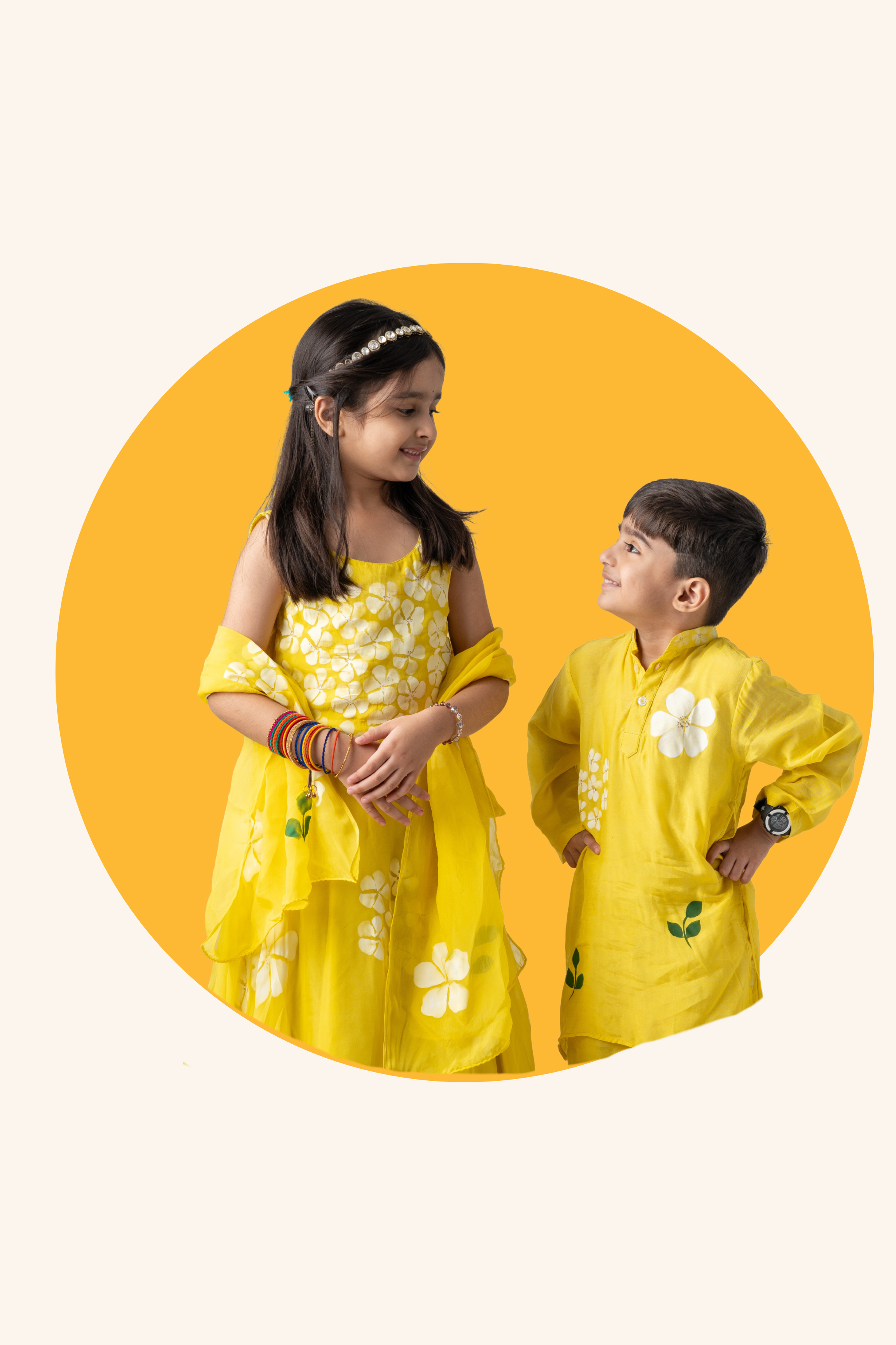 Twinning set for Kids at Peekaaboo